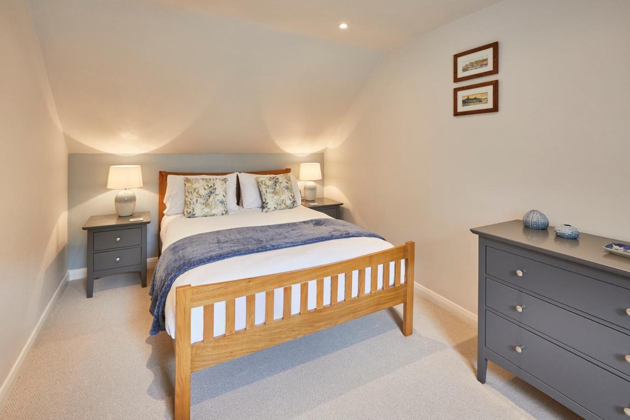 Host & Stay - Breckon Cottage Уитби Екстериор снимка